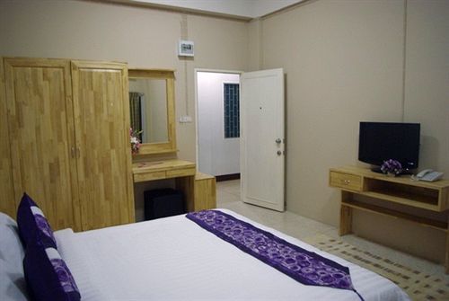 Seri 47 Residence Bangkok Buitenkant foto