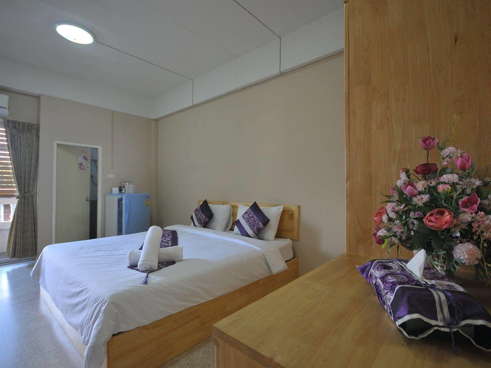 Seri 47 Residence Bangkok Buitenkant foto